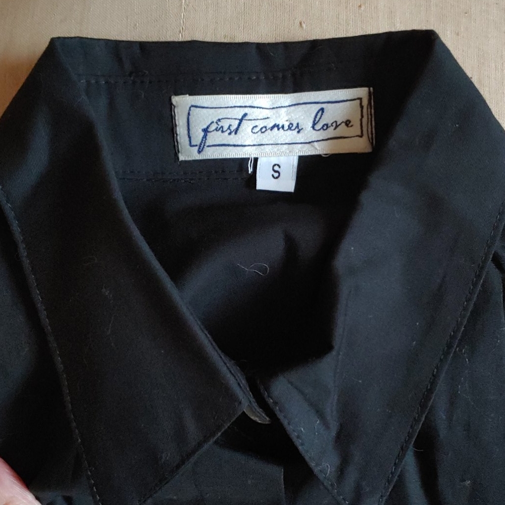 Black Long-Sleev Sleeve Button-Down Collared Shirt - image 2